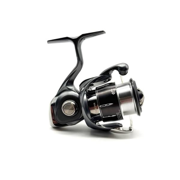 Катушка Daiwa 24 Luvias LT 2000S-H